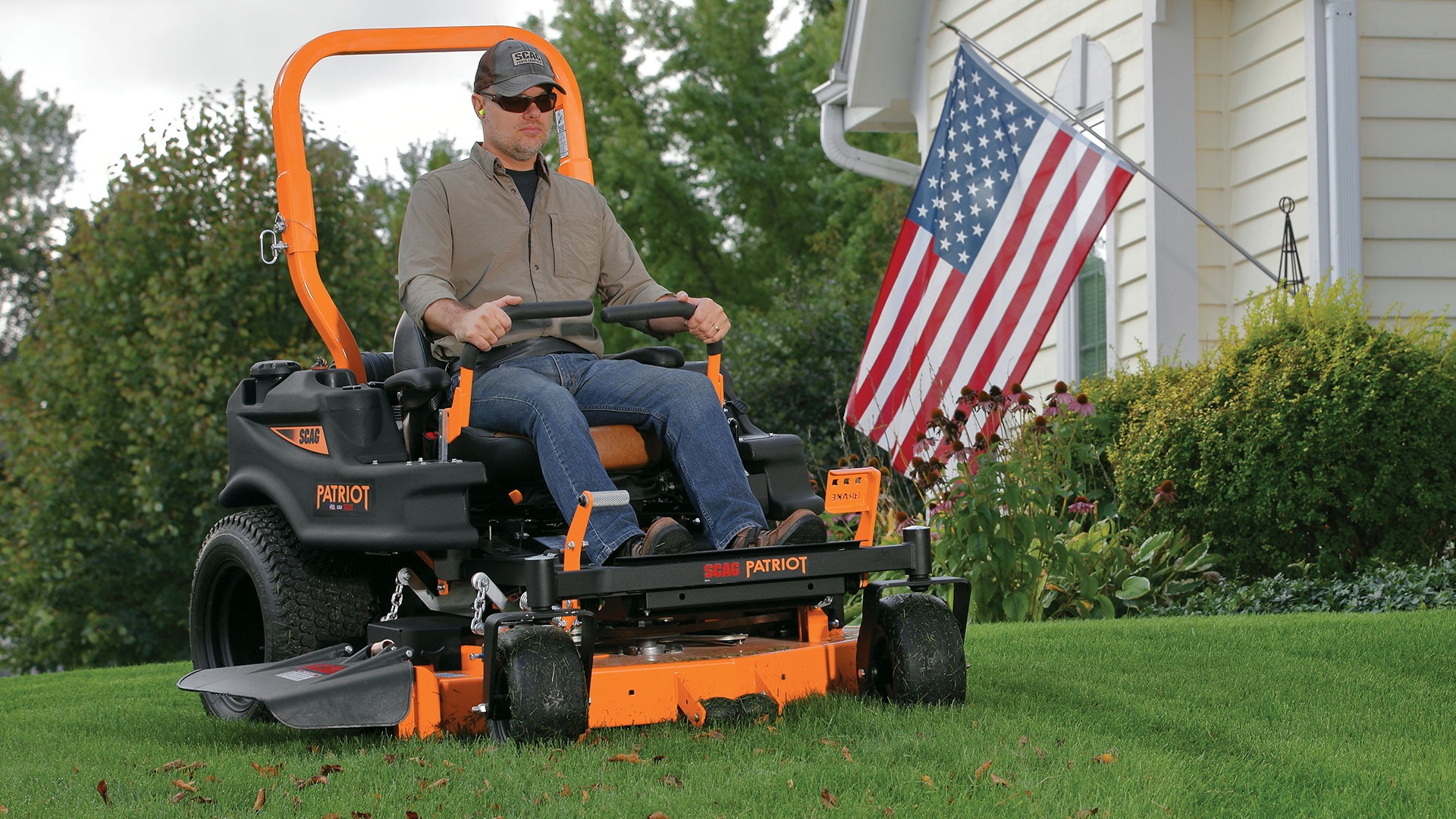 Patriot™ Zero Turn Riding Lawn Mower Products Scag®